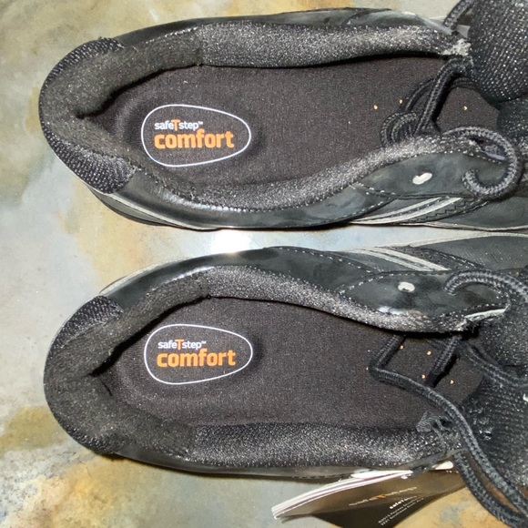 NIB Safe T Step Sneakers, Black, size 8 Wide. Designed for Slip Proof Security. - Picture 7 of 11